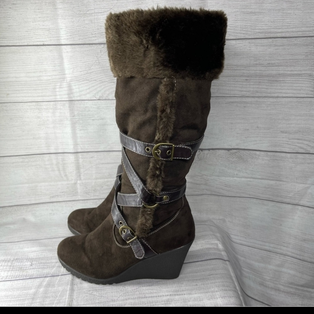 Vintage Y2K Canyon River Blues Women’s 9 Brown Wedge Faux Suede Boots.